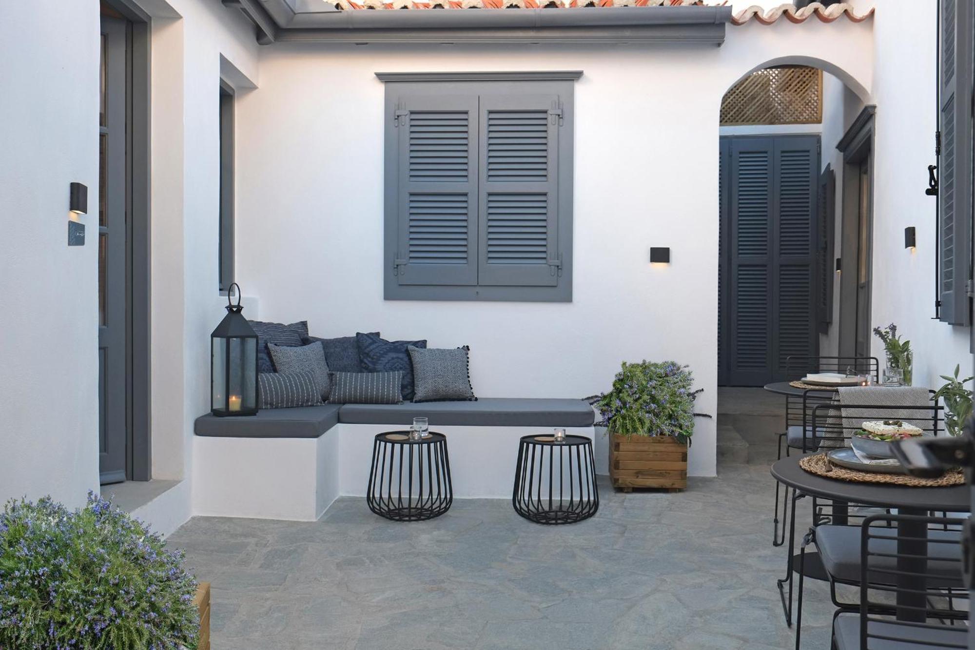Arta Hydra Hotel Bagian luar foto